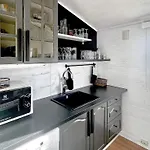 6 Person In Dalsoyra-by Traum